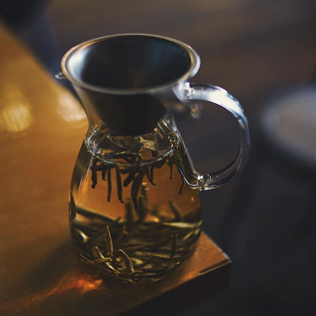 Glass pour-over vessel product shot